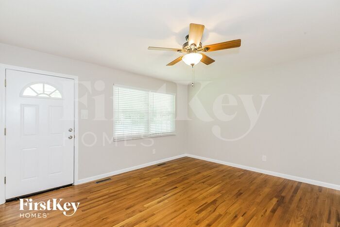 Building Photo - 12035 Quality Ln