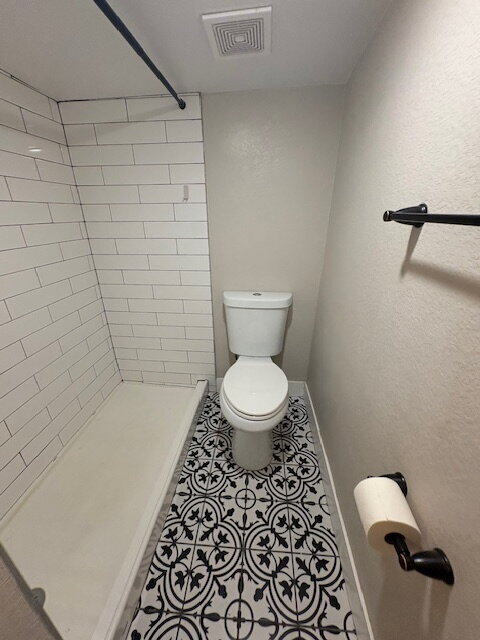 Building Photo - One-Bed Ground Floor Apartment - Edgewater...