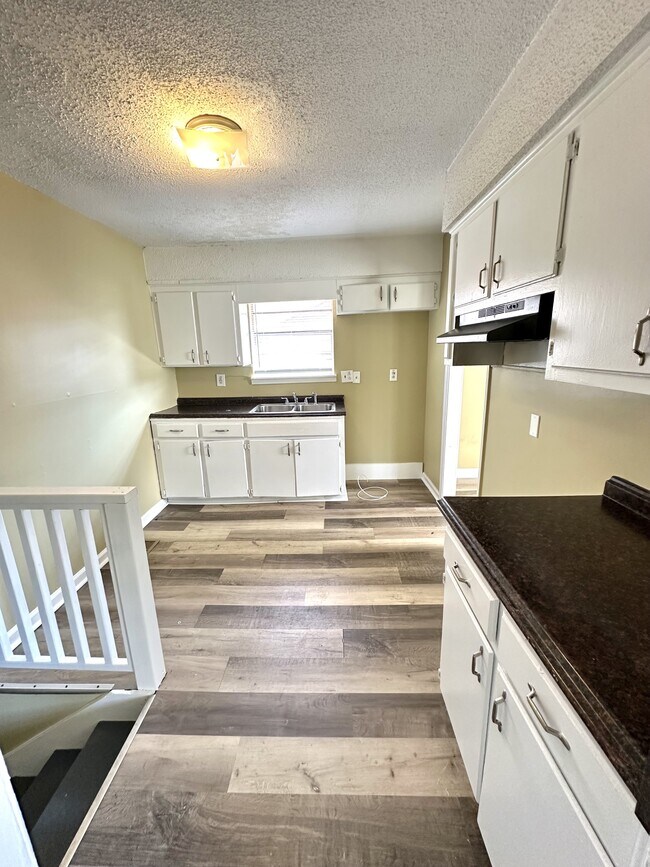 Building Photo - 2408 Powderly Ave SW