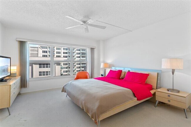 Building Photo - 3850 Galt Ocean Dr
