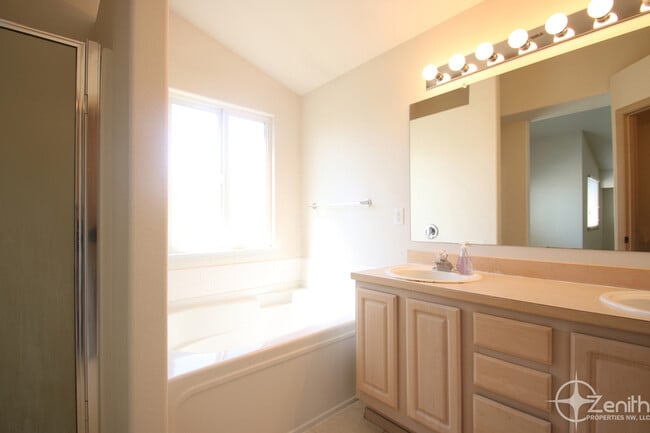 Building Photo - 17019 SE 3rd St