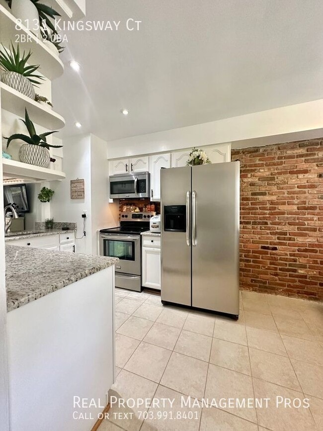 Building Photo - 8131 Kingsway Ct