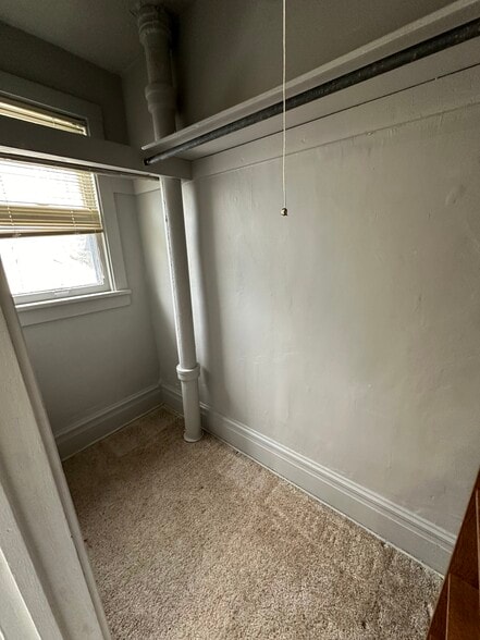 Closet Bedroom 2 - 829 Miller Ave