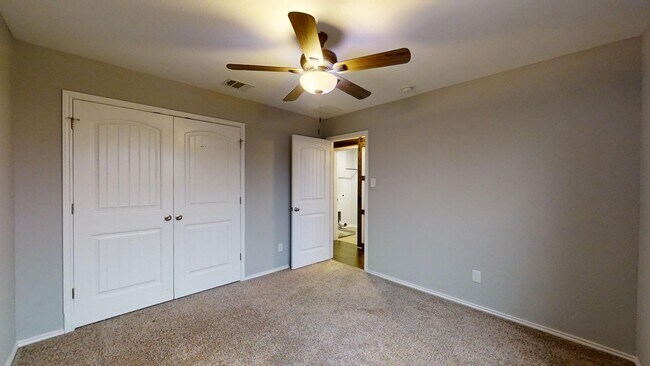 Building Photo - 2915 Thunder Gulch