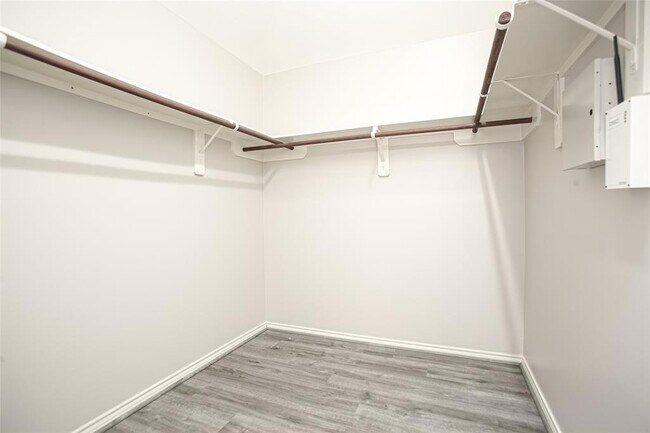 Building Photo - 27522 Gatlin Ln