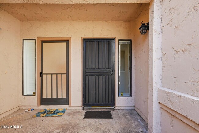 Building Photo - 9708 E Vía Linda