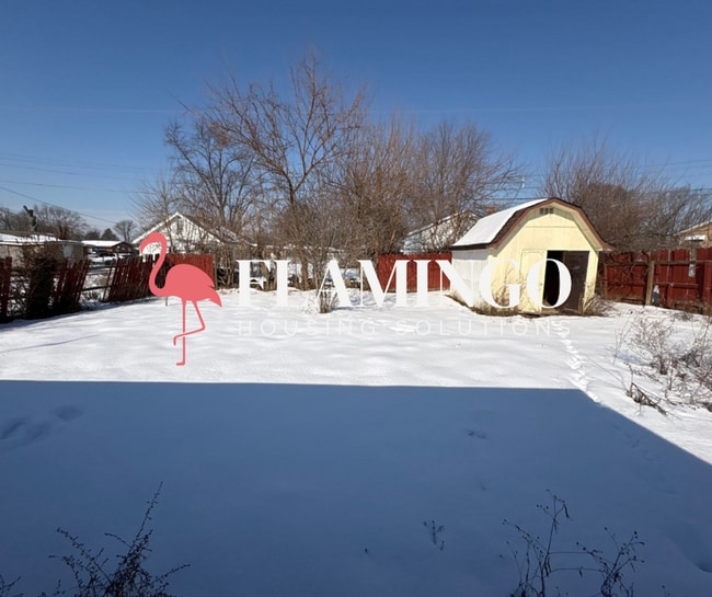 Building Photo - 2217 Harding Ave