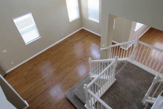 Building Photo - Beautiful Deer Ridge 4 Bed, 3 Bath Brentwood Home