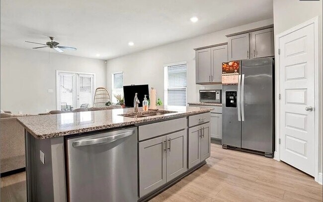 Building Photo - 24253 Alydar Lp