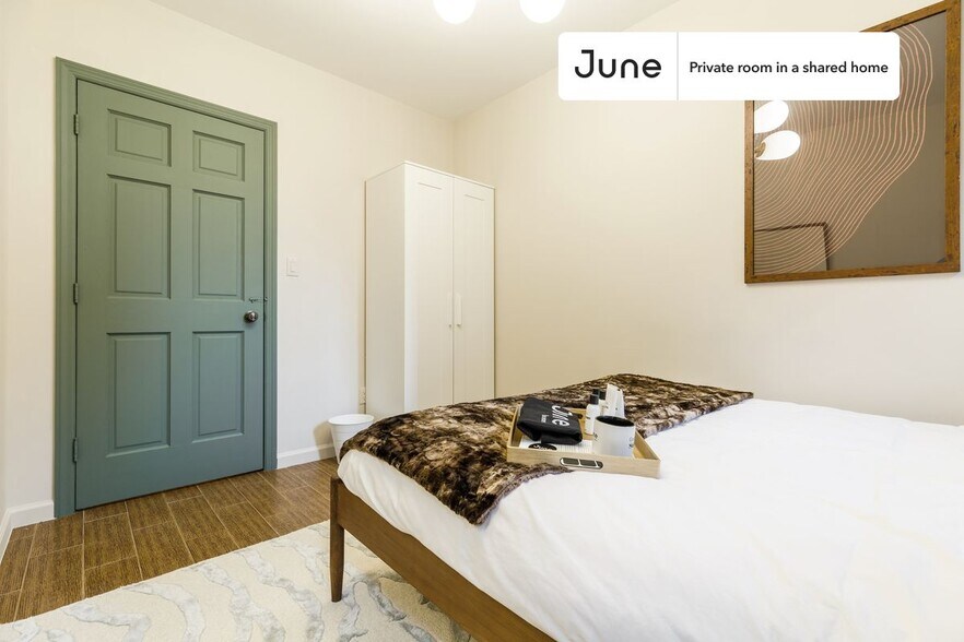 Building Photo - Room in Shared 3 bed/1 bath home in Chinatown