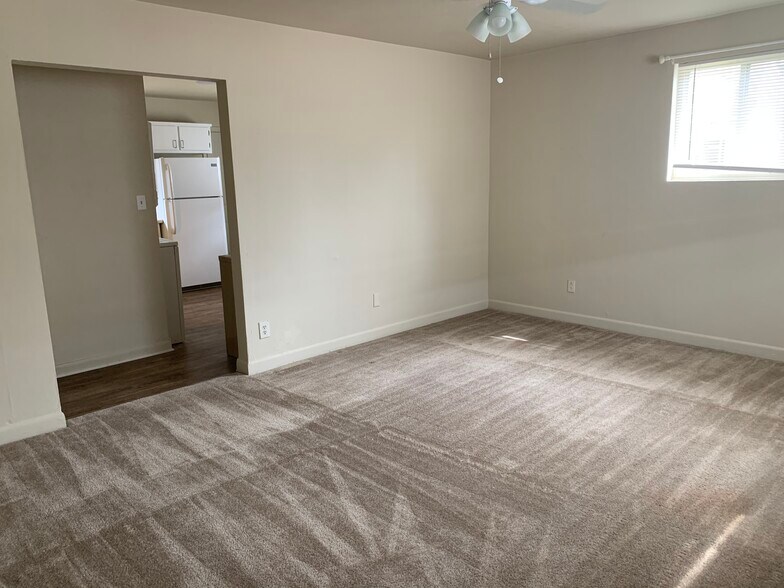 Building Photo - 9409 Atwood Ave