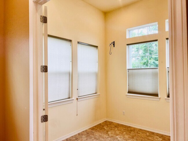 Building Photo - 8333 Camano Loop NE