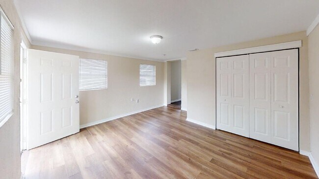 Building Photo - 3 bedroom 1 bathroom house
