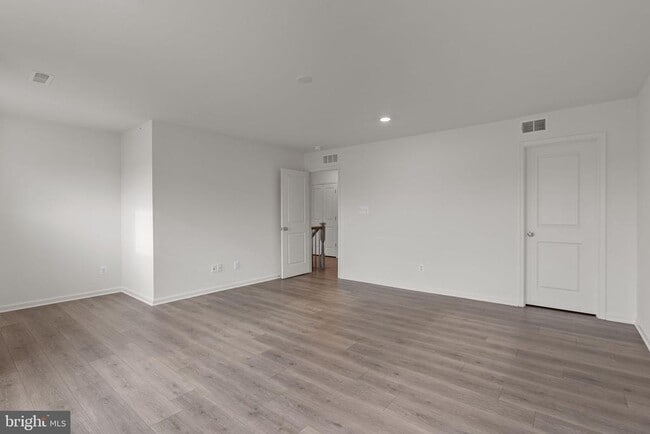Building Photo - 26 Barnhart Cir