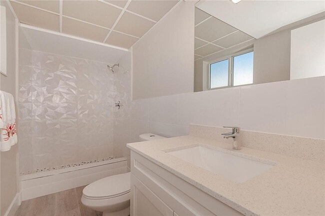 Building Photo - 2217 NE 20th Ave