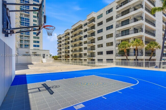 Building Photo - 5401 Collins Ave