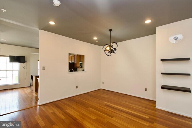 Building Photo - 1211 Ring Bill Loop