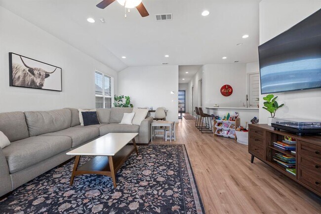 Building Photo - 620 Peace Pipe Way