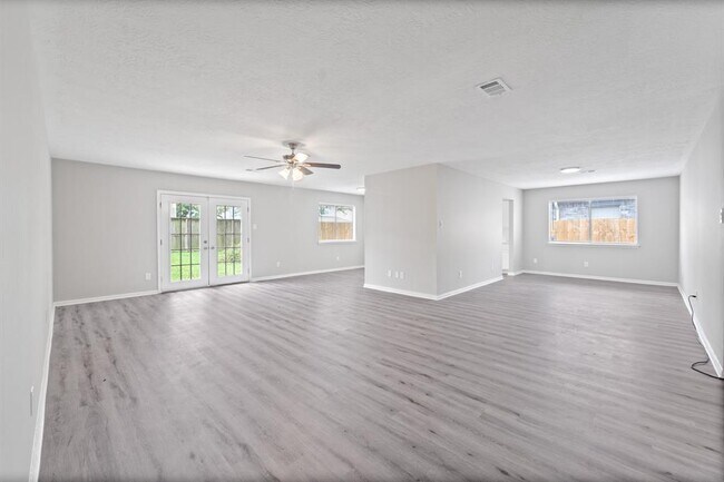 Building Photo - 17043 Macleish Dr