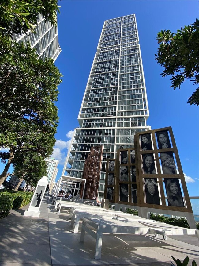 Building Photo - 465 Brickell Ave