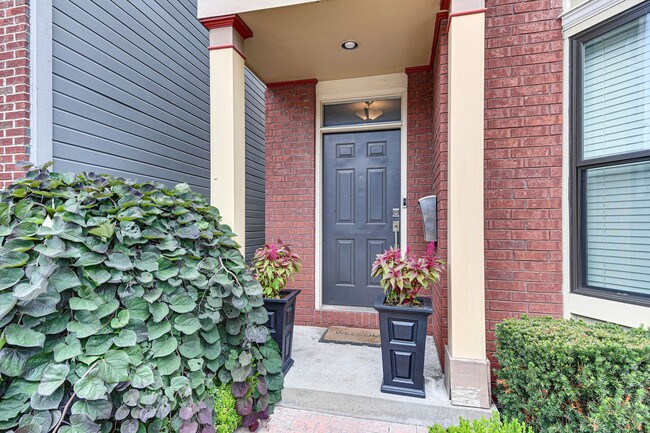 Building Photo - Amazing Union Hill 3 Bedroom Townhome