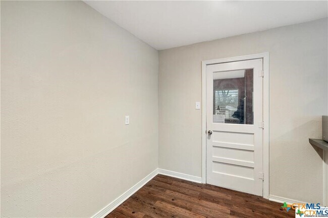 Building Photo - 1902 S 9th St