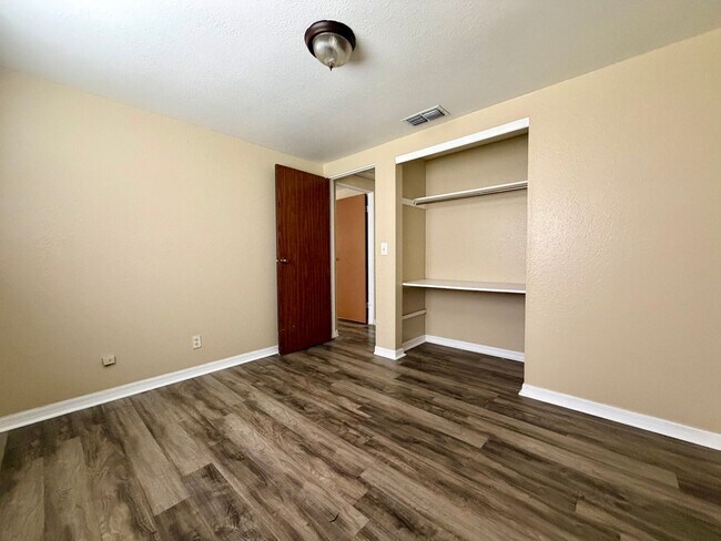 Building Photo - 1809 Richter Ln
