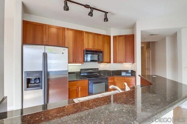 Building Photo - 330 J St