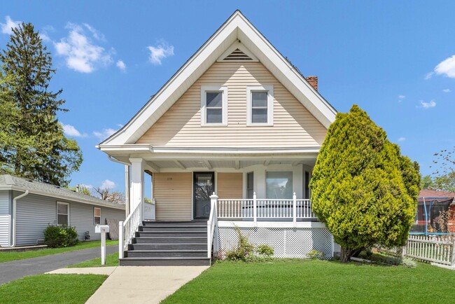 Building Photo - 129 W Stimmel St