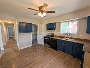 Building Photo - 1700 Kay Dr