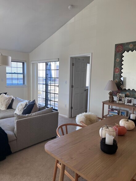 Building Photo - 345 Fillmore St