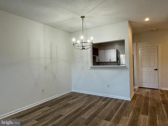 Building Photo - 1708 Lake Shore Crest Dr