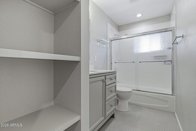 Building Photo - 3640 E Montecito Ave