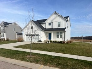 Building Photo - 1894 Nightingale Dr