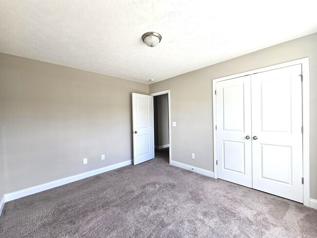 Building Photo - 710 Navan Ln