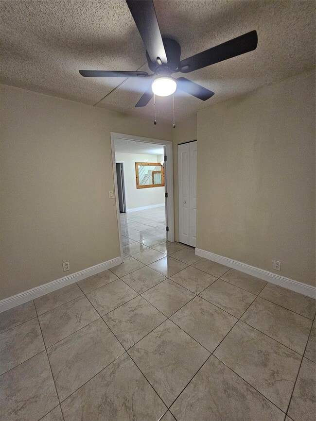 Building Photo - 3720 N Pine Island Rd