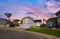 Building Photo - Beautiful 3-Bedroom, 3-Bath Home in Riverl...