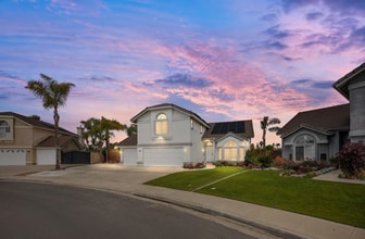 Building Photo - Beautiful 3-Bedroom, 3-Bath Home in Riverl...