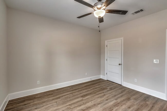 Building Photo - 867 Long Leaf Cir