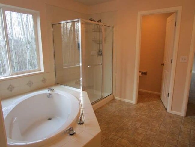 Building Photo - 3 Bedroom, 2.5 Bathroom Home with Office in Fife