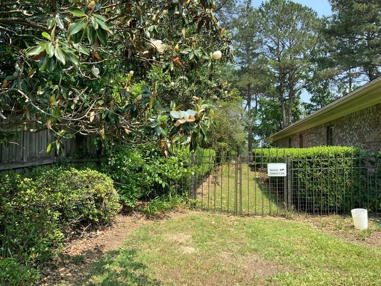 Building Photo - 29 Hillcrest Dr