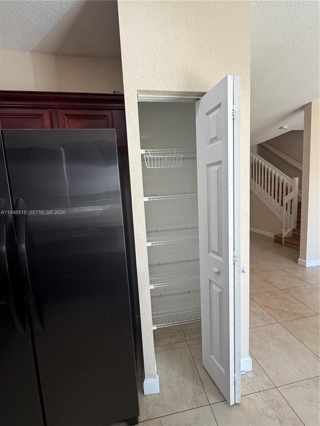 Building Photo - 20715 NE 10th Ct