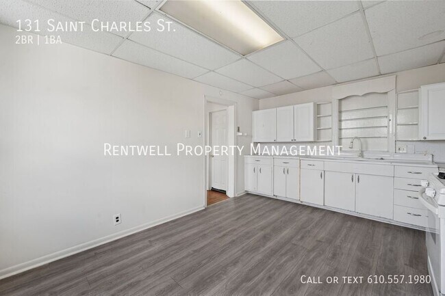 Building Photo - 131 St Charles St
