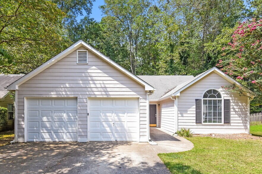 Primary Photo - 4801 Lake Park Terrace