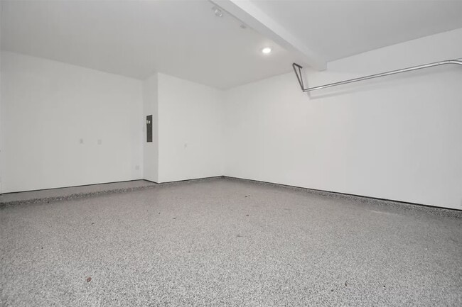 Building Photo - 5718 Beall St