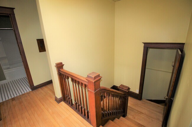 Building Photo - 2032 Jefferson St