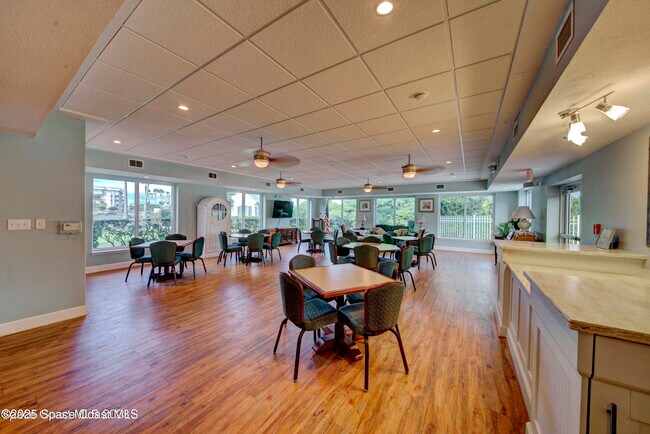 Building Photo - 410 Beach Park Ln