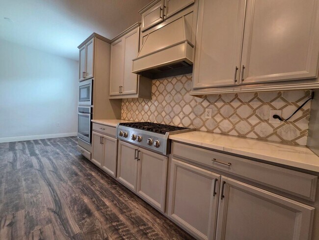Building Photo - Gorgeous 4-Bedroom, 3-Bathroom Home in Providence