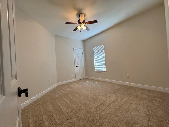 Building Photo - 5544 Fairfield Pl