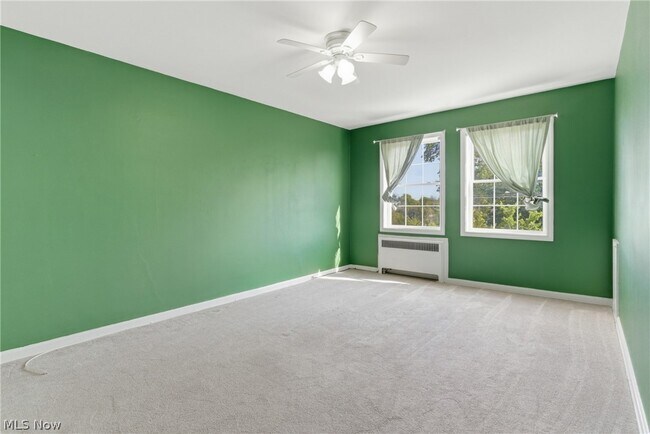 Building Photo - 15820 Van Aken Blvd